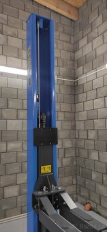 Dvousloupový elektrohydraulický zvedák 4000 kg/ 2m - 2