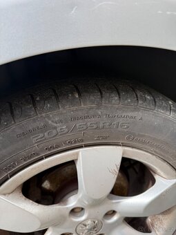 Letní pneu 255/55 R 16 včetně litých disků - 2