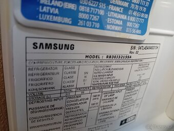 Lednici s mrazákem Samsung RB30J3215SA - 2