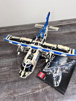 Lego Technic nákladní letadlo 42025 - 2