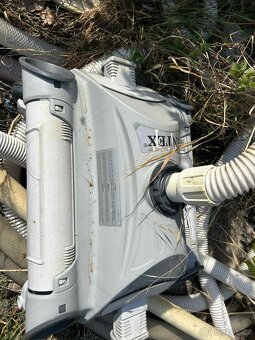 Prodám oválný bazén se vším potřebným příslušenstvím - 2