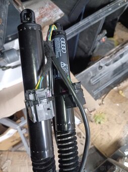 Elektrické pístnice kufru Audi s7 - 2