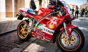 Ducati 996 - 2