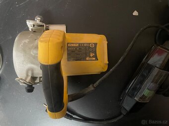Řezačka obkladů DeWalt - 2