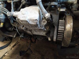 Prodám naftové čerpadlo na VW T4 2,5tdi - 2