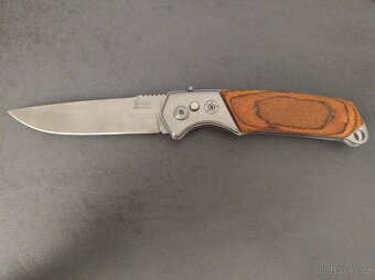 Nůž s dřevěnou rukojetí - 2