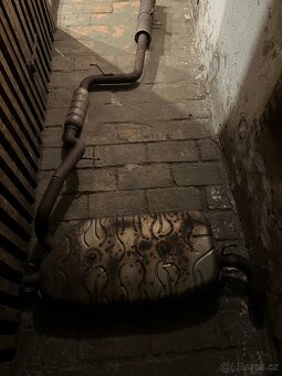 Výfuk Volvo V50 2.4 2005 - 2