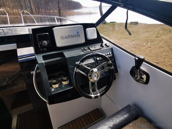 Motorova kajutova loď - 2