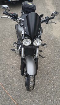 Triumph Thunderbird Strom - 2