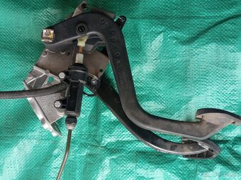 Pedály,loketka,BMW E46 - 2