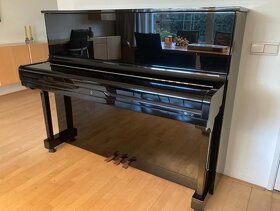 Černé piano Samick 118 se židlí r.v. 1995 - 2