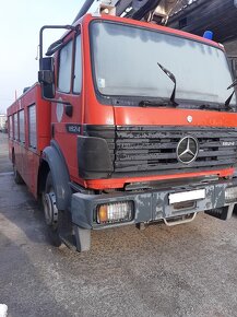 Mercedes špeciálne hasičské vozidlo - 2