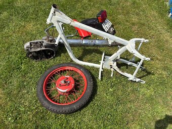Neuplna CZ 450 + motor + ram + dalsi veci - 2