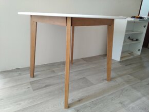 Jídelní stůl Jysk - 2