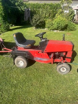 zahradní traktor - 2