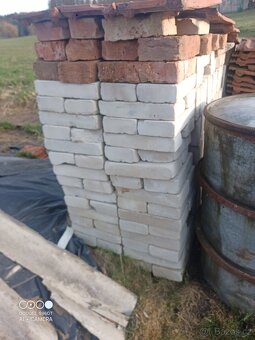 Prodám betonové cihly cca 200 kusů - 2