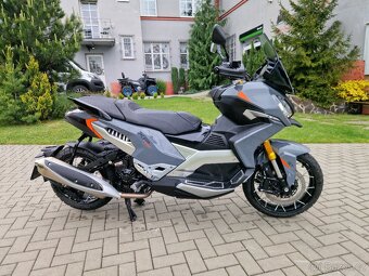 Peugeot XP400 GT - Shark Grey model 2024 pouze 3.380 km - 2