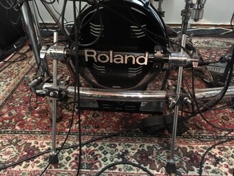 Bicí souprava Roland VDrum TD 10 TDW-1 s bohatým příslušenst - 2