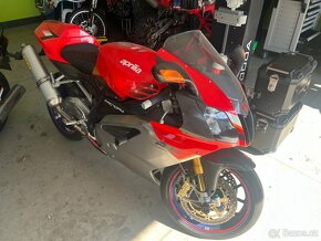 Aprilia RSV 1000 RR Factory Carbon rok 2006 - 2