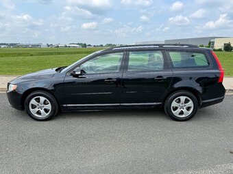 VOLVO V70 2.4 D5 136KW //2008 MOMENTUM MANUAL KŮŽE SERVISKA - 2