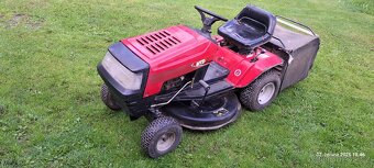 Zahradni traktor MTD - 2