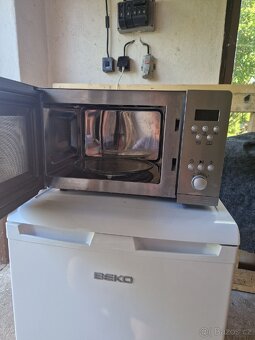 Mikrovlnka Beko s grilem - 2