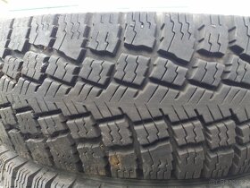 Kola na Hyundai H 100 se zimním pneu - 2