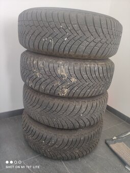 Prodám zimní pneu R15 včetně disků - 2
