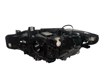 LED pravý xenon 63117419633 747130601 BMW 3 F31 touring 2016 - 2