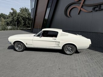 Ford Mustang - 2