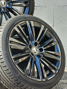 Pěkná zimní orig alu Škoda Superb Continental 235/40/19 8mm - 2