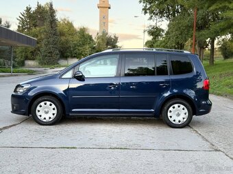 Volkswagen Touran 1,6 TDi HighLine BlueMotion - 2