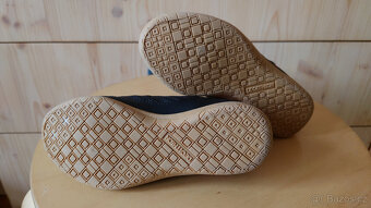 Dětské  futsálové kopačky (sálovky) KIPSTA vel. 29, menší - 2