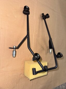 Kymco Agility 50 4T e5 orig. držáky předního štítu - 2