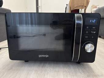 Mikrovlnná trouba Gorenje MO20S4BC černá - 2