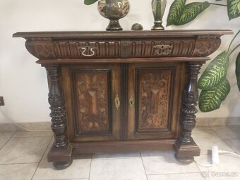 Starožitná rustikální komoda - 2