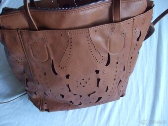 Kabelka Desigual hnědá. - 2