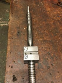 Šroub příčného suportu - SUI 40 / 50 - 2