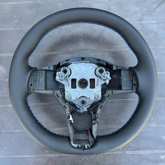 Tesla 3,Y nový kožený volant - 2