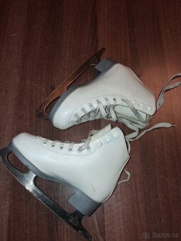 Botas Nela eur 30 - 2