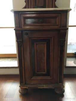 Stolek neoklasicismus a postel 19.st. - 2