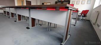 Stoly a židle z učebny - 2