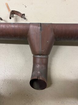 Měděný okap se svodem, komplet - 2