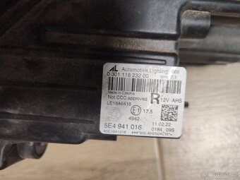 Přední LED světlomet Octavia 4 - 2