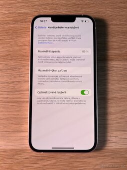 Apple iPhone 13 128 GB Růžový - pěkný stav - 2