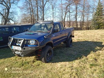 Nissan Navara D22 - 2