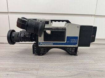 Profesionální retro kamera Panasonic WV-555 - 2