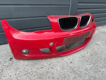 BMW E87 M-Paket přední nárazník cerveny - 2