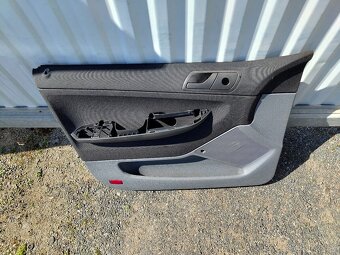 Řidičův tapec Fabia - šedý - 2