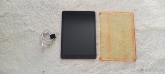 Prodám Apple Ipad 6. generace 32GB na Sim - 2